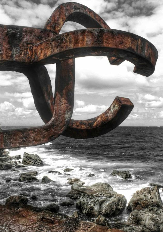 El conjunto monumental del Peine del Viento, que data de 1976, está formado por unas esculturas de Eduardo Chillida y una obra arquitectónica de Luis Peña Ganchegui. El Ayuntamiento de San Sebastián lo propondrá como elemento para sumarse a la lista de Patriminio de la Humanidad.