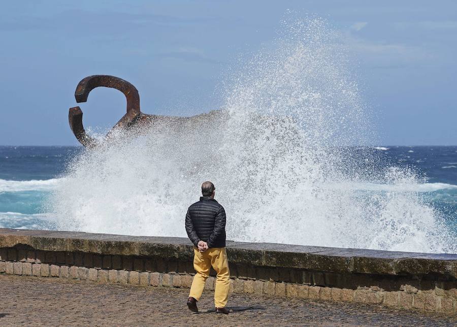 El conjunto monumental del Peine del Viento, que data de 1976, está formado por unas esculturas de Eduardo Chillida y una obra arquitectónica de Luis Peña Ganchegui. El Ayuntamiento de San Sebastián lo propondrá como elemento para sumarse a la lista de Patriminio de la Humanidad.