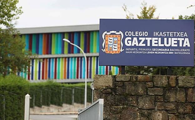 Exterior del colegio Gaztelueta, de Leioa.