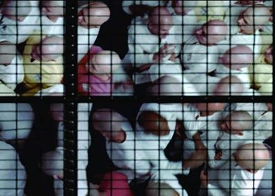 Imagen secundaria 1 - Tres fotogramas de 'THX 1138'.