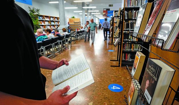 Las bibliotecas públicas de San Sebastián ofertan más de 600.000 títulos 