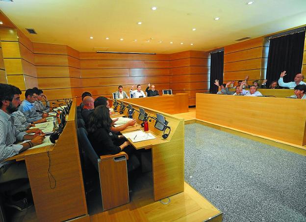 El Pleno municipal aprobó por cuarto año consecutivo las mismas tasas e impuestos. 