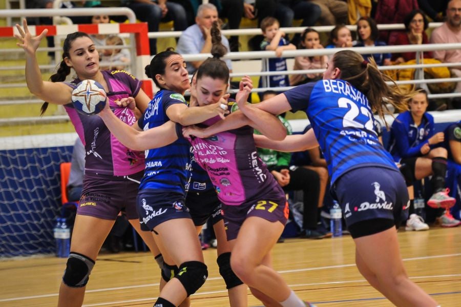 El empate del Super Amara Bera Bera (24-24) ha hecho que el Aula Alimentos de Valladolid se coloque segundo en la clasificación de la Liga Guerreras Iberdrola femenina de balonmano.