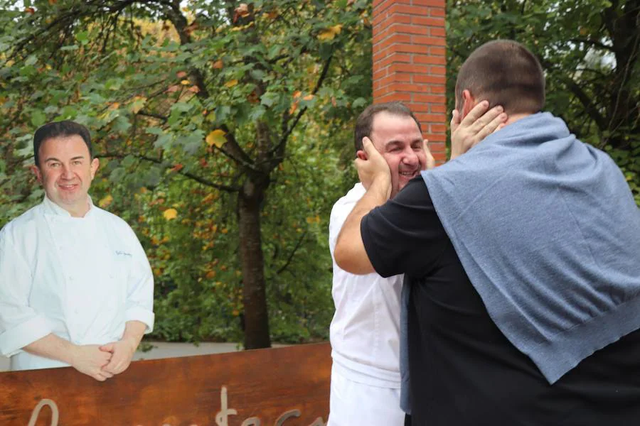 El cocinero Martin Berasategi ya tiene su escultura dedicada en su parque del mismo nombre, en Lasarte-Oria.