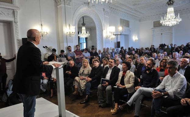 Imagen principal - Gasco se postula para lograr una Donostia «abierta al mundo y sin radicalismos»