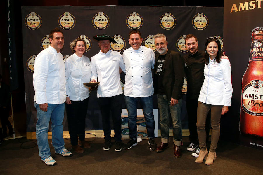 Jorge Otxoa y Félix Jiménez, del restaurante El Mercao de Pamplona, han ganado el XIII Campeonato de Pintxos de Euskal Herria, celebrado en el Kursaal de San Sebastián, con una propuesta bautizada como «Camarón de la Concha», elaborada de dos tortillas de camarón que encierran una elaboración de txangurro a la donostiarra.