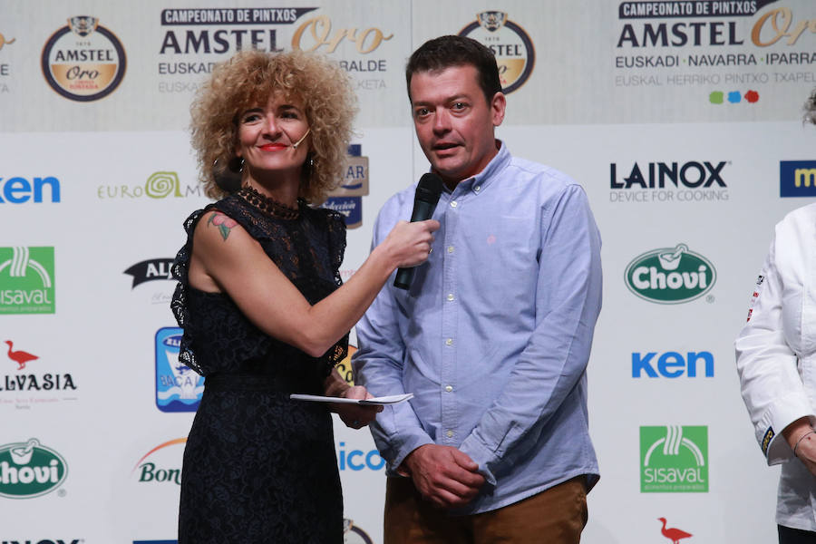 Jorge Otxoa y Félix Jiménez, del restaurante El Mercao de Pamplona, han ganado el XIII Campeonato de Pintxos de Euskal Herria, celebrado en el Kursaal de San Sebastián, con una propuesta bautizada como «Camarón de la Concha», elaborada de dos tortillas de camarón que encierran una elaboración de txangurro a la donostiarra.