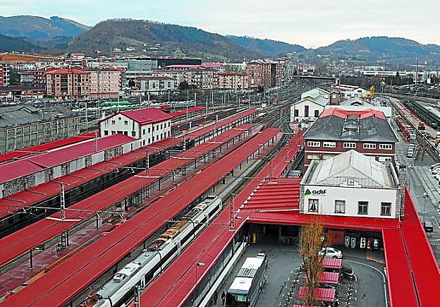 Todo fuera. El anteproyecto prevé el derribo de todos los edificios de la actual estación de la ciudad. 