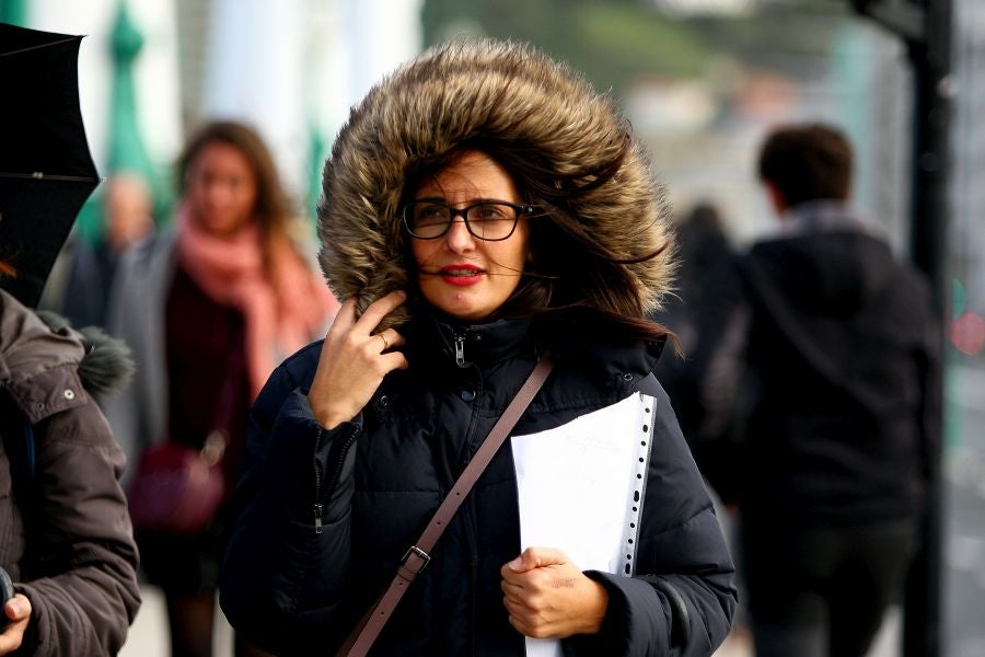 Euskadi está ya lista para el primer temporal del otoño. Viento, lluvia, nieve, olas... serán protagonistas cuando menos en las próximas 36 horas. 