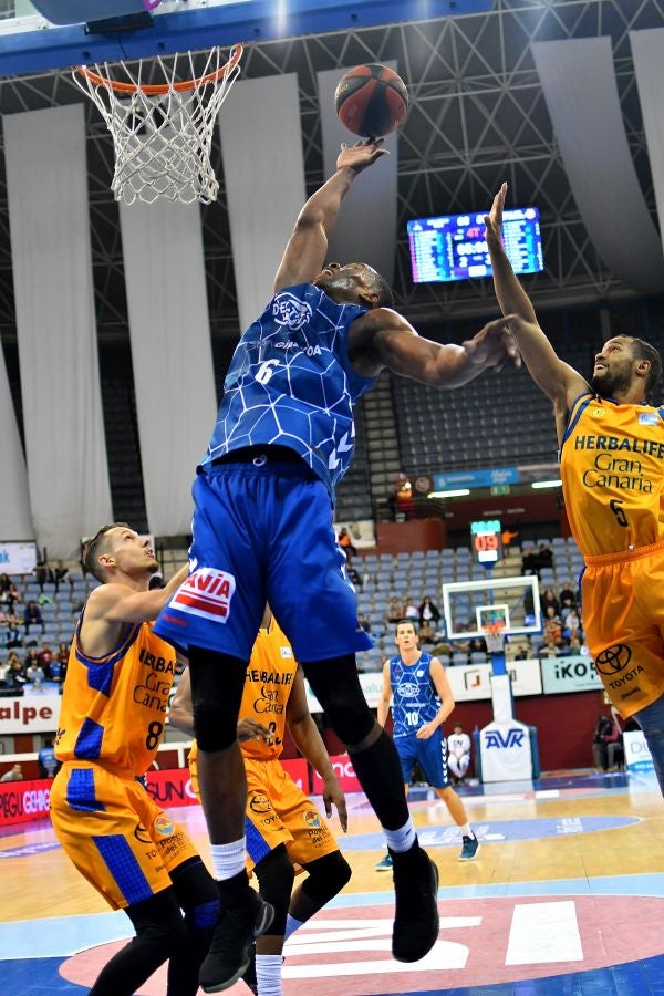 El GBC logra su primera victoria tras vencer con claridad esta tarde en Illunbe al Gran Canaria (74-63). 