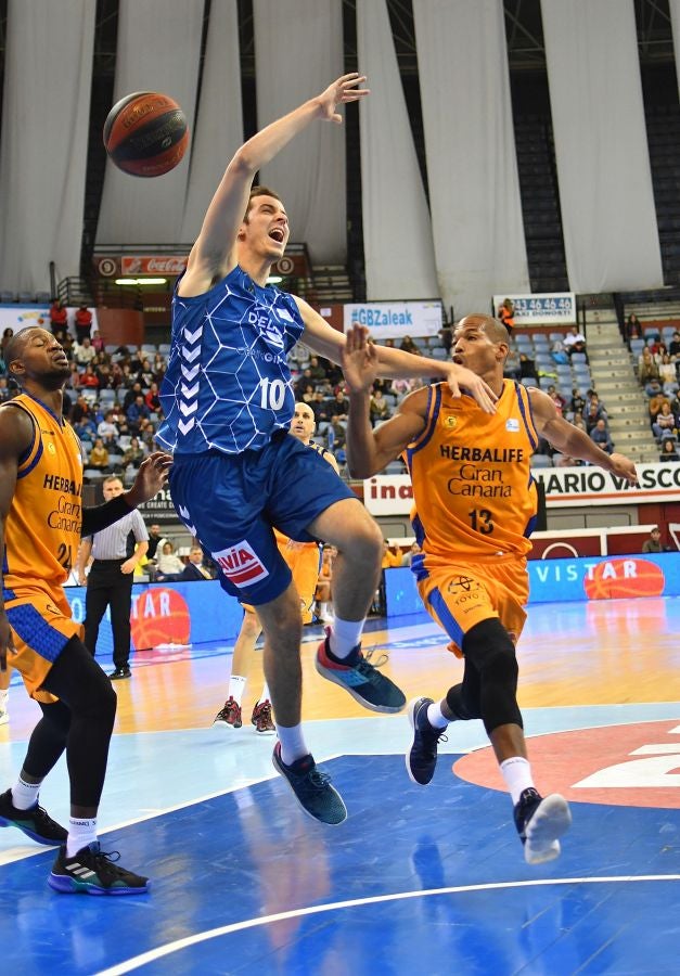 El GBC logra su primera victoria tras vencer con claridad esta tarde en Illunbe al Gran Canaria (74-63). 
