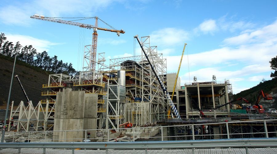 Los miembros de la Comisión de Medioambiente y de Gobernanza de las Juntas Generales han visitado junto con el Diputado de Medioambiente, José Ignacio Asensio el complejo medioambiental de Gipuzkoa. 