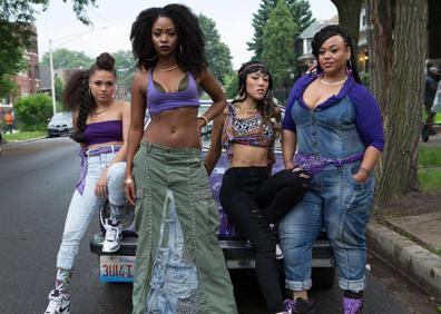 Imagen secundaria 1 - Denzel Washington en 'Mo' Better Blues', las combativas protagonistas de 'Chi-raq' y Rosie Pérez bailando en los créditos iniciales de 'Do the Right Thing' al ritmo del 'Fight the Power' de Public Enemy. 