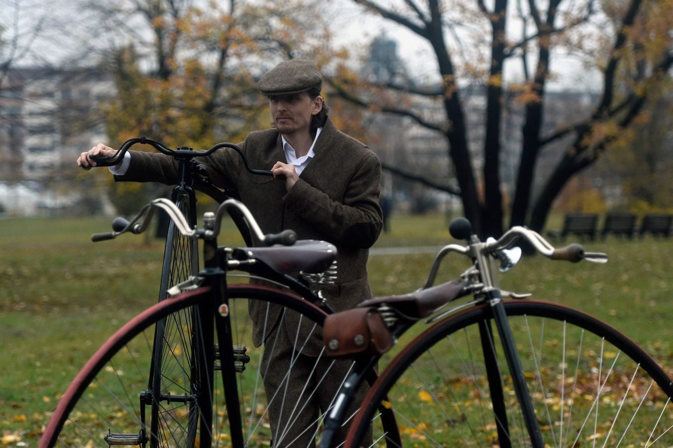 La carrera anual de biciclos ha dejado en Praga una estampa más propia de otro siglo.