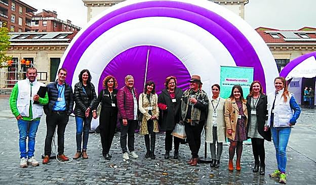 La instalación, en Amurrio, a principios de mes de octubre. El viernes llega a la plaza Easo, donde permanecerá hasta el domingo.