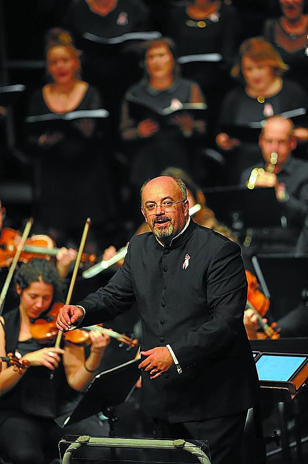 Director. José Miguel Laskurain, en un concierto. 