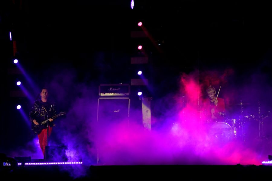 Muse, Crystal Fighters y Berri Txarrak llenan el estadio de San Mamés en la fiesta previa a la gala de la MTV