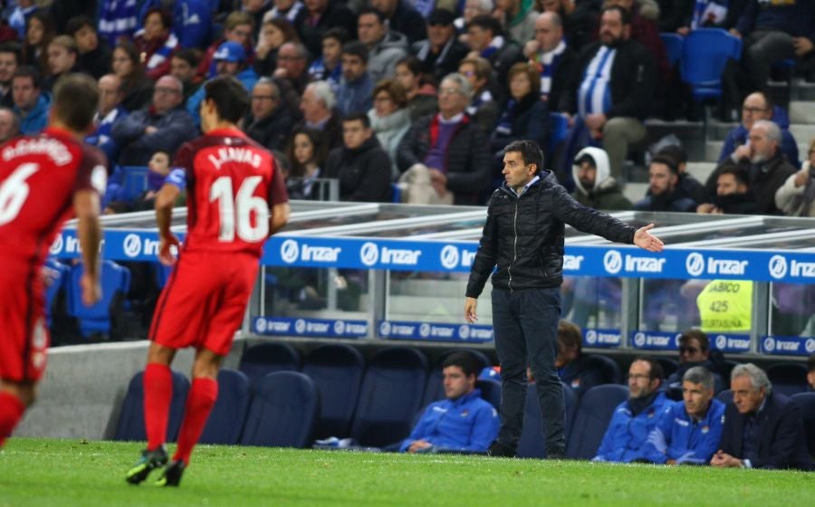 La Real Sociedad recibe al Sevilla con la imperiosa necesidad de lograr su primer triunfo en Anoeta. Sin emabrgo, tras un juego muy disputado, el equipo txuri-urdin no ha podido llevarse más que un punto. 