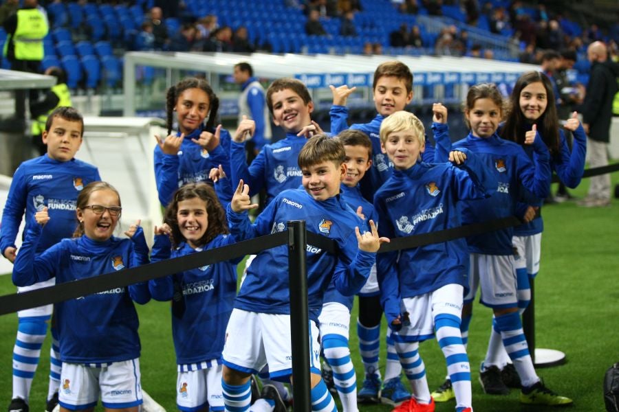 La Real Sociedad recibe al Sevilla con la imperiosa necesidad de lograr su primer triunfo en Anoeta. Sin emabrgo, tras un juego muy disputado, el equipo txuri-urdin no ha podido llevarse más que un punto. 