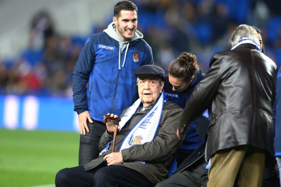 La Real Sociedad recibe al Sevilla con la imperiosa necesidad de lograr su primer triunfo en Anoeta. Sin emabrgo, tras un juego muy disputado, el equipo txuri-urdin no ha podido llevarse más que un punto. 