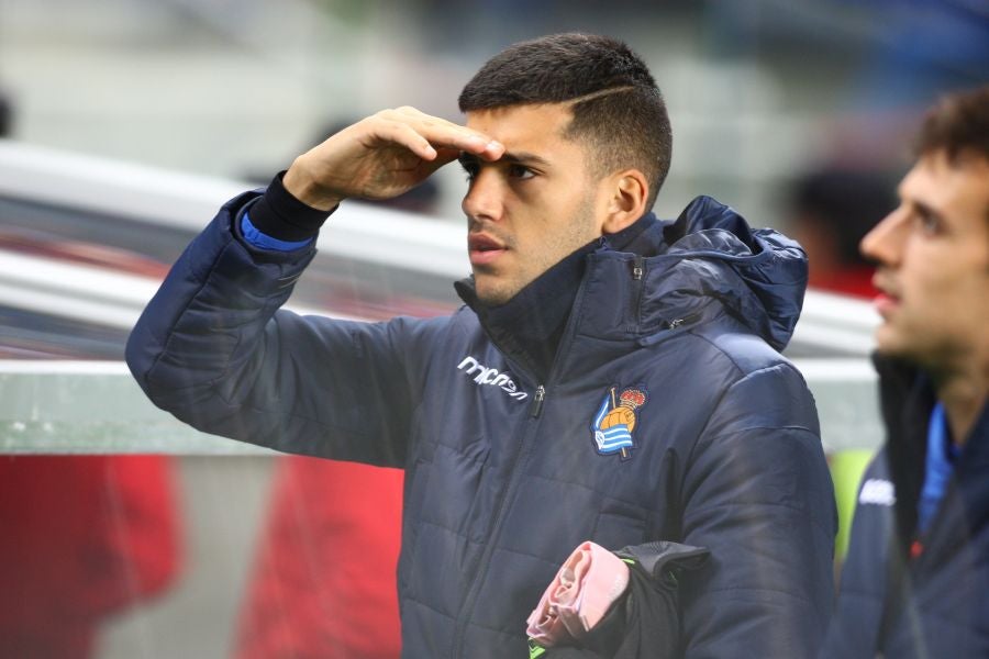 La Real Sociedad recibe al Sevilla con la imperiosa necesidad de lograr su primer triunfo en Anoeta. Sin emabrgo, tras un juego muy disputado, el equipo txuri-urdin no ha podido llevarse más que un punto. 