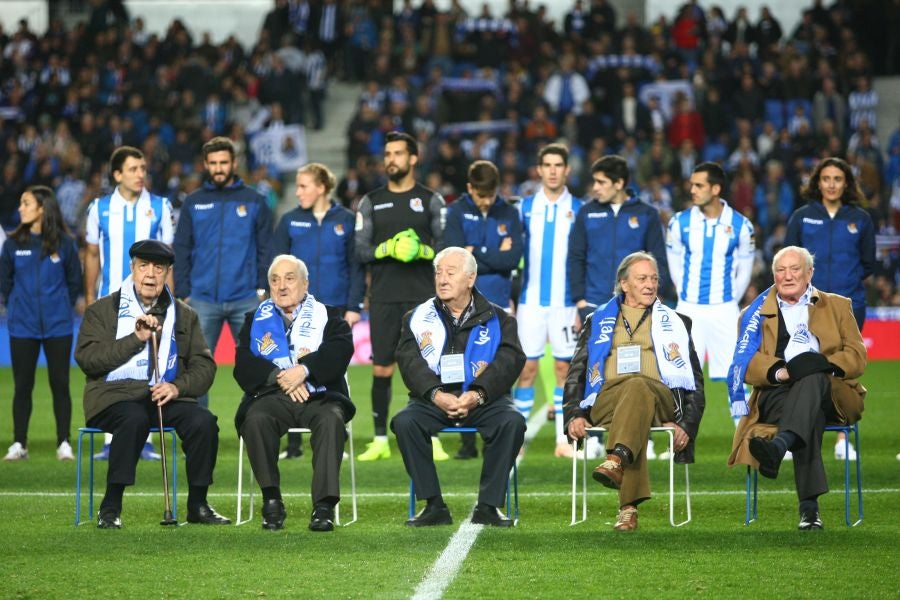 La Real Sociedad recibe al Sevilla con la imperiosa necesidad de lograr su primer triunfo en Anoeta. Sin emabrgo, tras un juego muy disputado, el equipo txuri-urdin no ha podido llevarse más que un punto. 