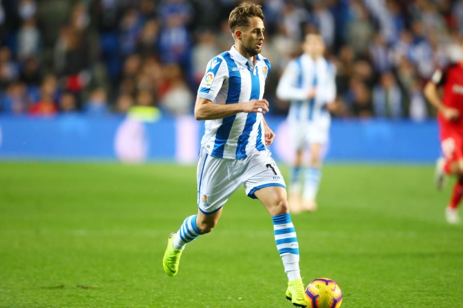 La Real Sociedad recibe al Sevilla con la imperiosa necesidad de lograr su primer triunfo en Anoeta. Sin emabrgo, tras un juego muy disputado, el equipo txuri-urdin no ha podido llevarse más que un punto. 