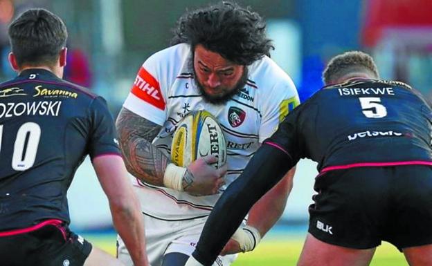 Logovi'i Mulipola, con el oval, una de las estrellas de Samoa.