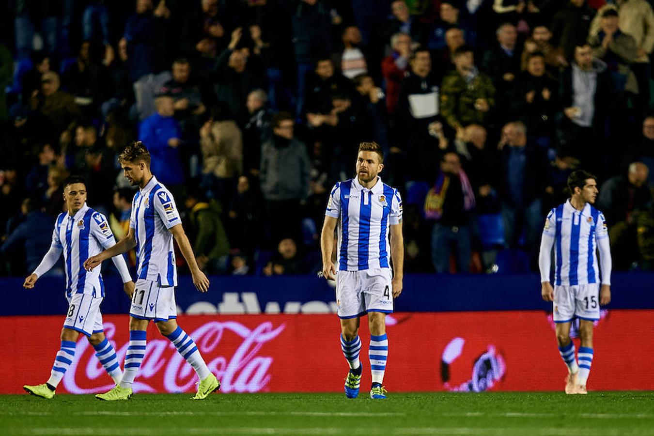 El equipo txuri-urdin juega en el campo del conjunto valencianista