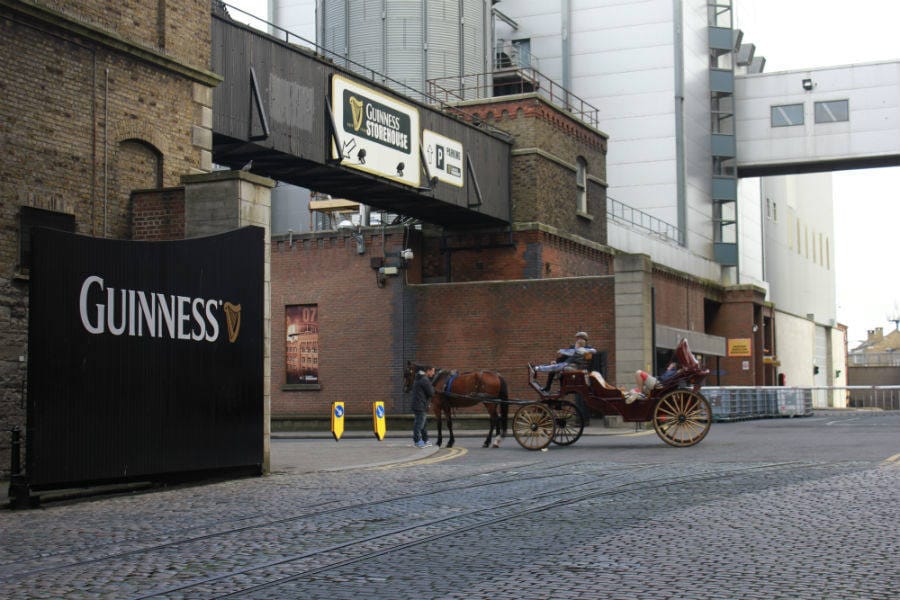Fábrica-museo de cerveza Guinness en Dublín. 