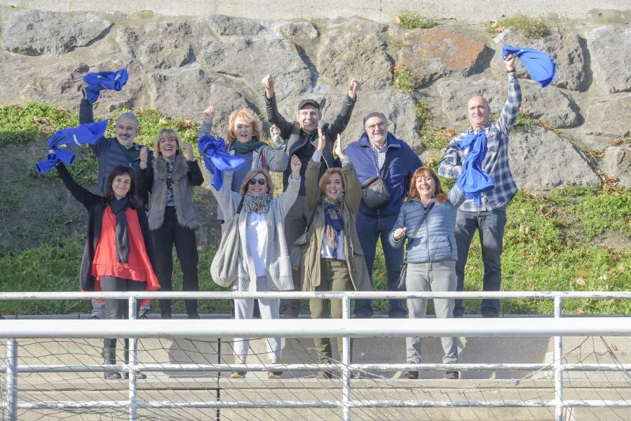 El equipo de la Real de la Liga Genuine lucen la equipación durante los entrenamientos. El buen humor y las ganas también acompañan a los jugadores. 