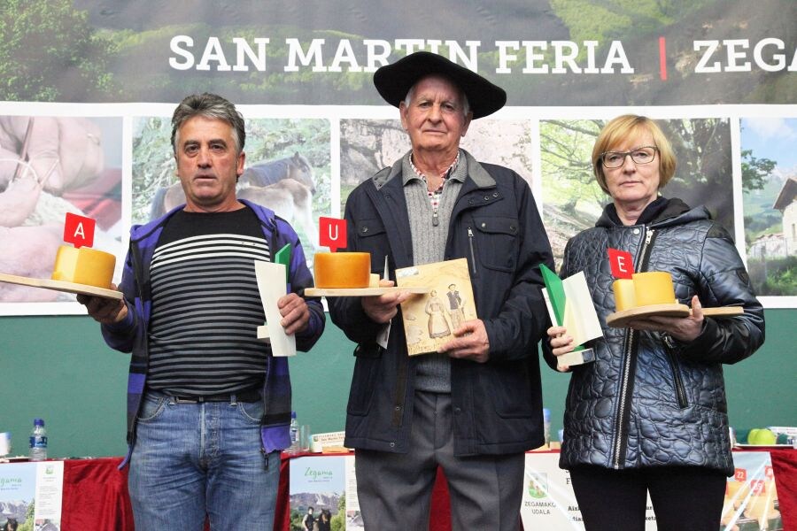 El Concurso de Quesos del Parque Natural Aizkorri-Aratz ha cumplido veinte años, con txapela para una quesería alavesa, la de Patxi López de Uralde, de Larrea.