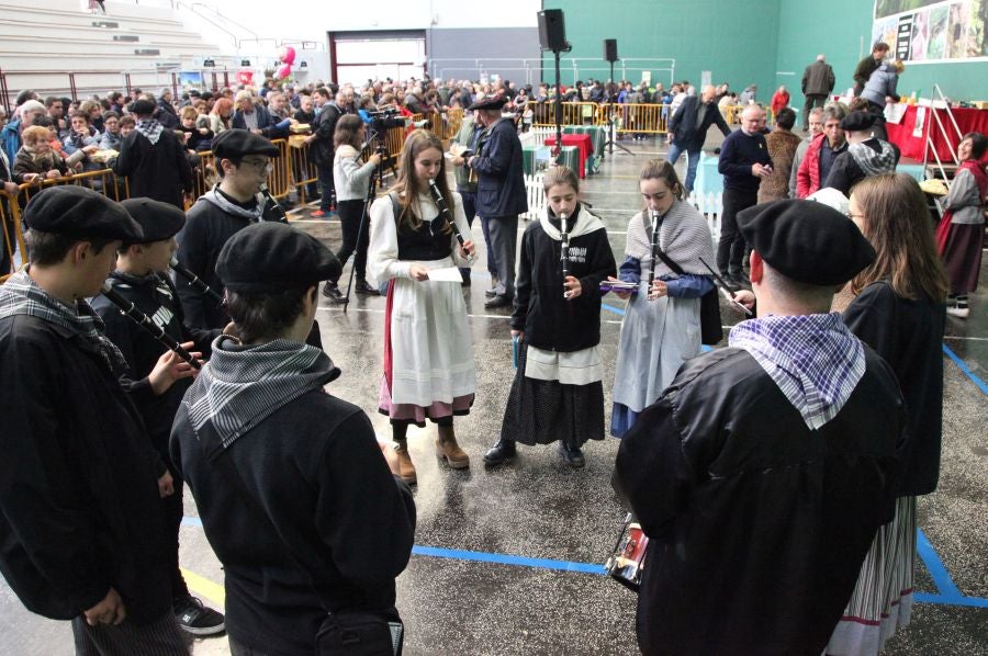 El Concurso de Quesos del Parque Natural Aizkorri-Aratz ha cumplido veinte años, con txapela para una quesería alavesa, la de Patxi López de Uralde, de Larrea.