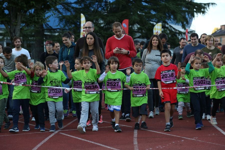 Los más pequeños han sido los protagonistas de este sábado al inaugurar la Behobia Txiki, y batir record de asistencia. 