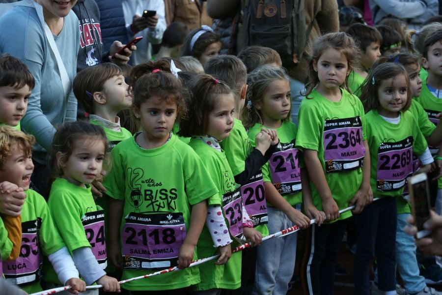 Los más pequeños han sido los protagonistas de este sábado al inaugurar la Behobia Txiki, y batir record de asistencia. 