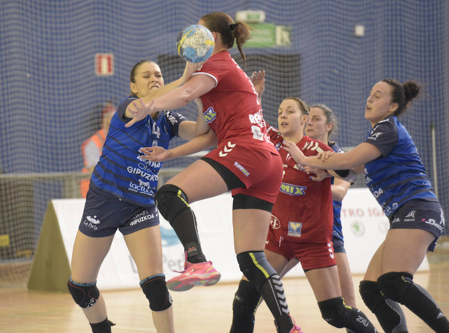 Las de Imanol Álvarez han caído en el Gasca ante el Dunaujvaros (22-23), pero la renta de ocho goles que traían de Hungría les ha dado la clasificación
