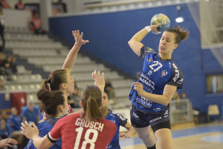 Las de Imanol Álvarez han caído en el Gasca ante el Dunaujvaros (22-23), pero la renta de ocho goles que traían de Hungría les ha dado la clasificación