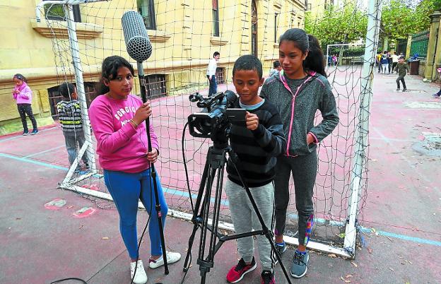 Los trabajos realizados por estudiantes y adultos son protagonistas en este festival de cine amateur.