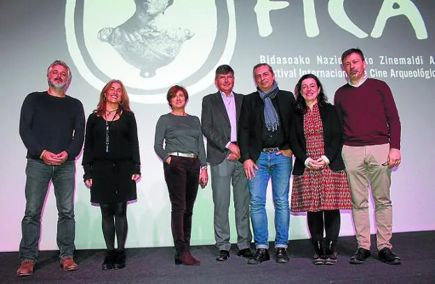 Sesión en Orona Fundazioa. Oriol Vicente, Itziar Villarreal, Cristina Agirre, Manuel Pimentel, Peter Eeckhout, María José Noain e Iñigo Marquet.
