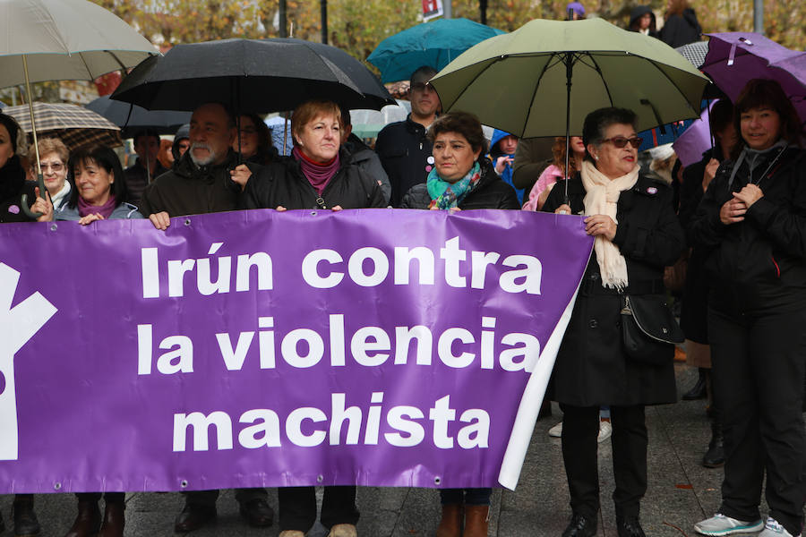Miles de ciudadanos y ciudadanas han salido este domingo a las calles para denunciar la violencia machista y mostrar su solidaridad con las víctimas de la violencia de género. Fotografías de Donostia, Irun y Urnieta