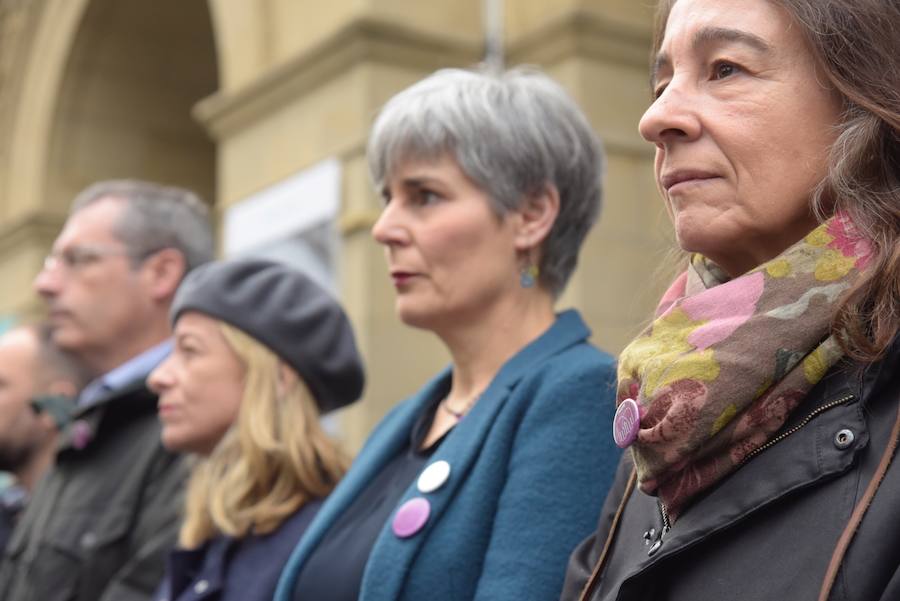 Miles de ciudadanos y ciudadanas han salido este domingo a las calles para denunciar la violencia machista y mostrar su solidaridad con las víctimas de la violencia de género. Fotografías de Donostia, Irun y Urnieta