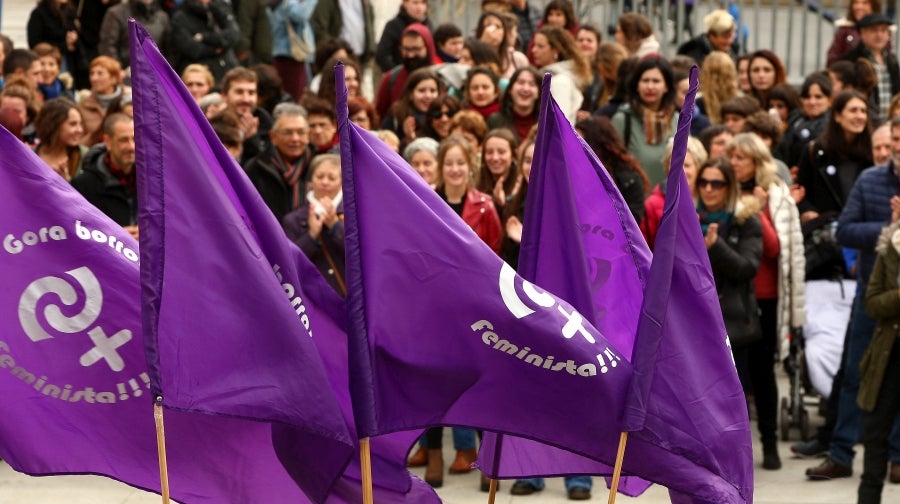 Miles de ciudadanos y ciudadanas han salido este domingo a las calles para denunciar la violencia machista y mostrar su solidaridad con las víctimas de la violencia de género. 