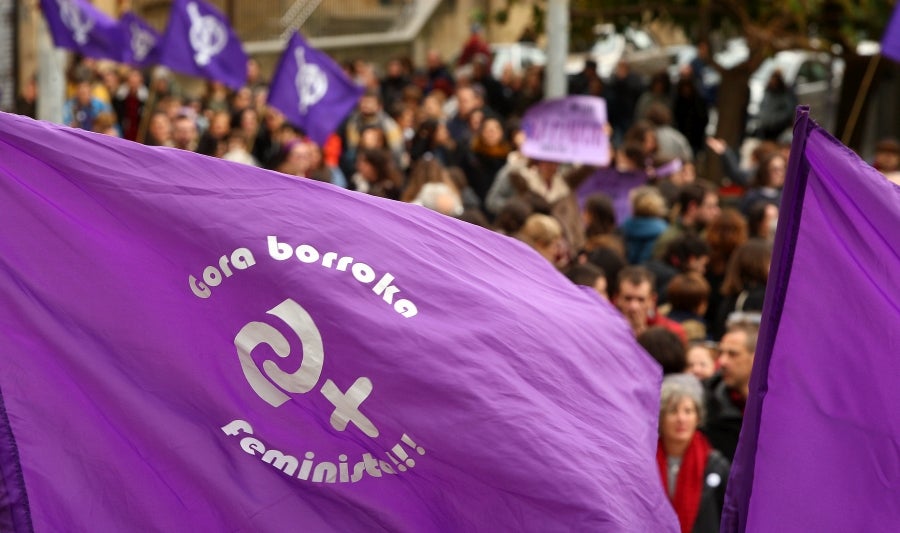 Miles de ciudadanos y ciudadanas han salido este domingo a las calles para denunciar la violencia machista y mostrar su solidaridad con las víctimas de la violencia de género. 