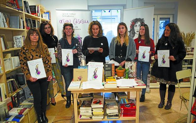 Organizadoras y representantes del jurado, en la presentación de la nueva edición del concurso. 