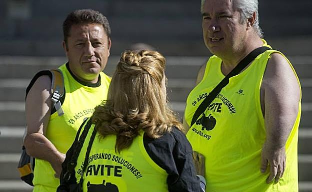 Afectados por talidomina en una protesta. 