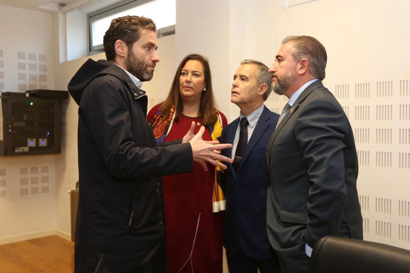 Celebración de las IV Jornadas sobre Terrorismo bajo el título «Lucha contra el terrorismo y Derechos Humanos», organizadas por la AVT y la Asociación-Plataforma de Apoyo a las Víctimas del Terrorismo.