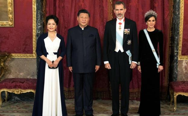 Los Reyes Felipe y Letizia ofrecen una cena al presidente de China Xi Jinping y a su esposa Peng Liyuan.