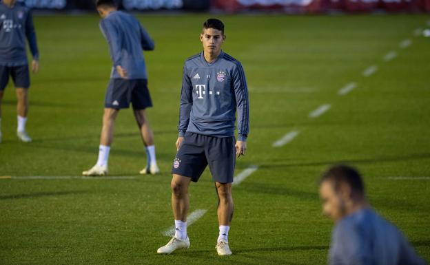 James Rodríguez, durante un entrenamiento con el Bayern.