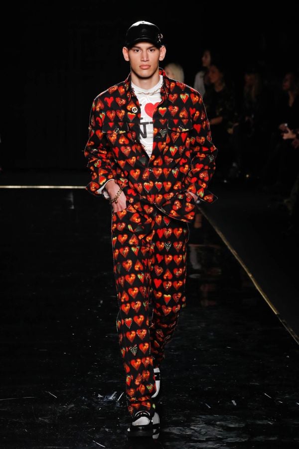 Muchas caras conocidas en el último desfile de Versace para la temporada de otoño de 2019