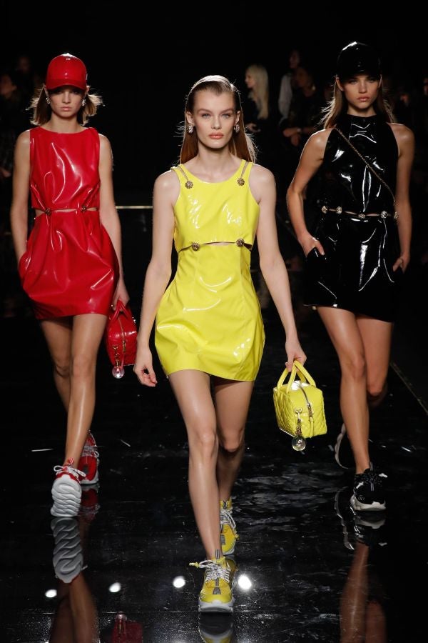Muchas caras conocidas en el último desfile de Versace para la temporada de otoño de 2019